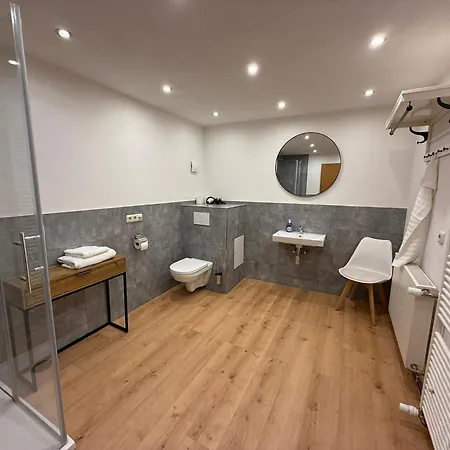 Ferien- Und Handwerkerwohnung *